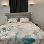 Laima Rendezvous דירה *